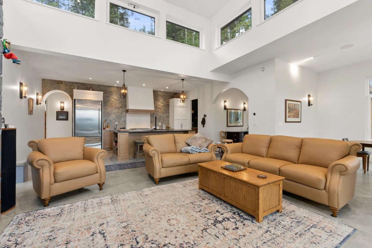 Entry Foyer Photo of 103 Witherby Road, Gibsons, BC