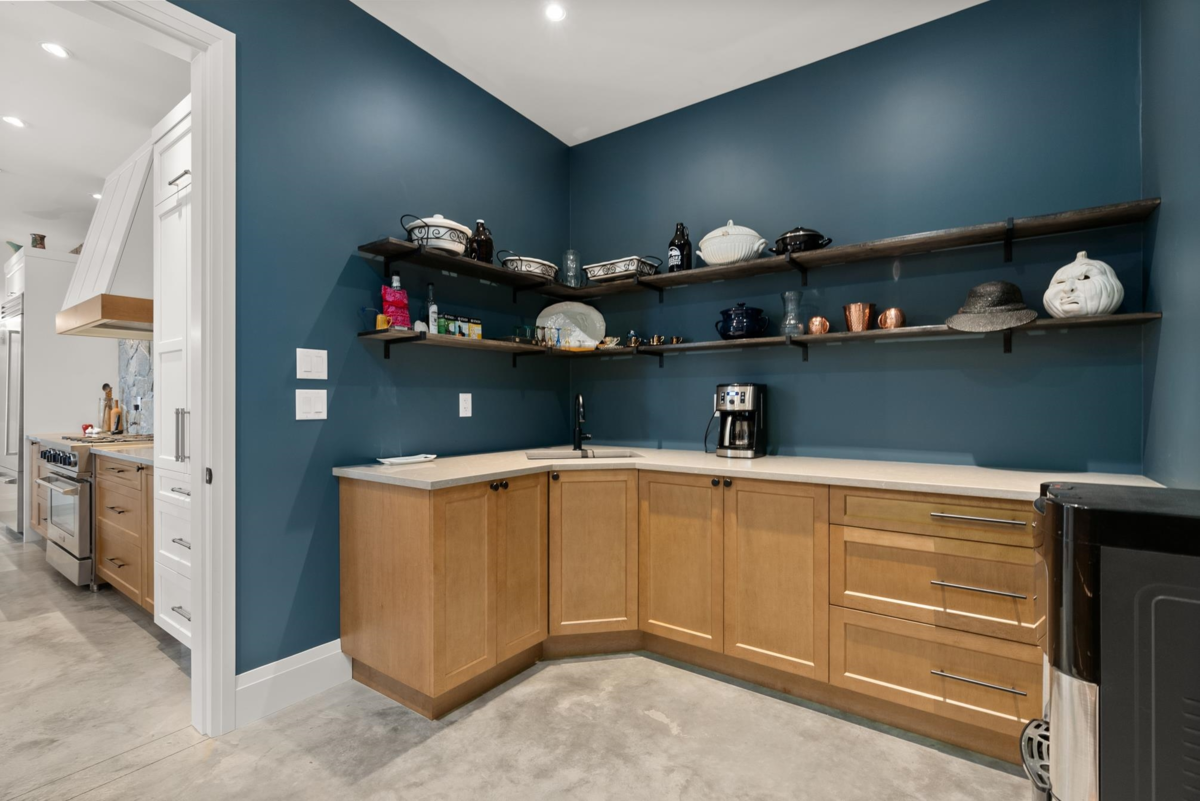 Hallway Photo of 103 Witherby Road, Gibsons, BC