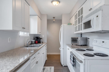 Kitchen Island Photo of 65 45185 Wolfe Road, Chilliwack, BC