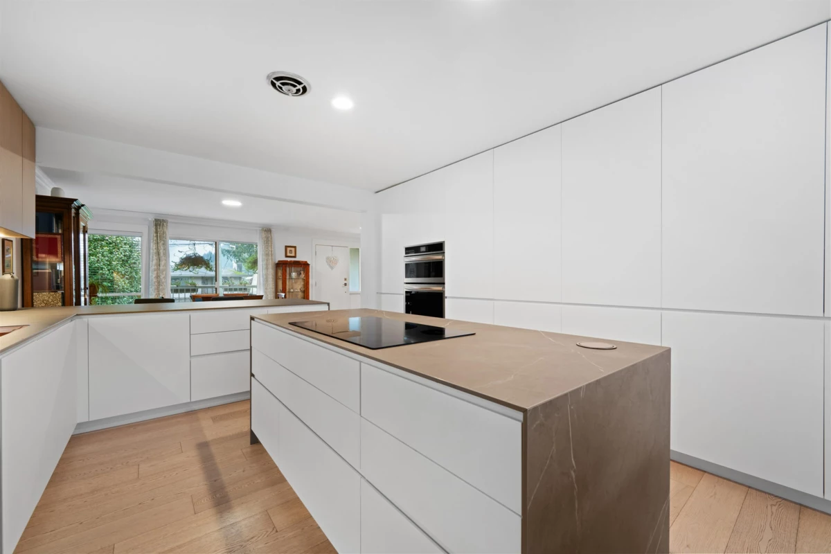 Breakfast Nook Photo of 6422 Douglas Street, West Vancouver, BC