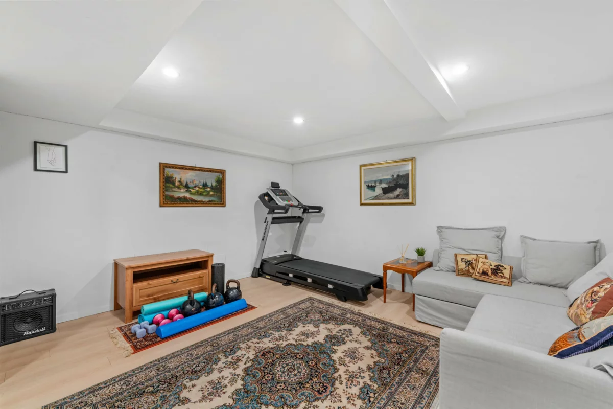 Garden / Landscaping Photo of 6422 Douglas Street, West Vancouver, BC