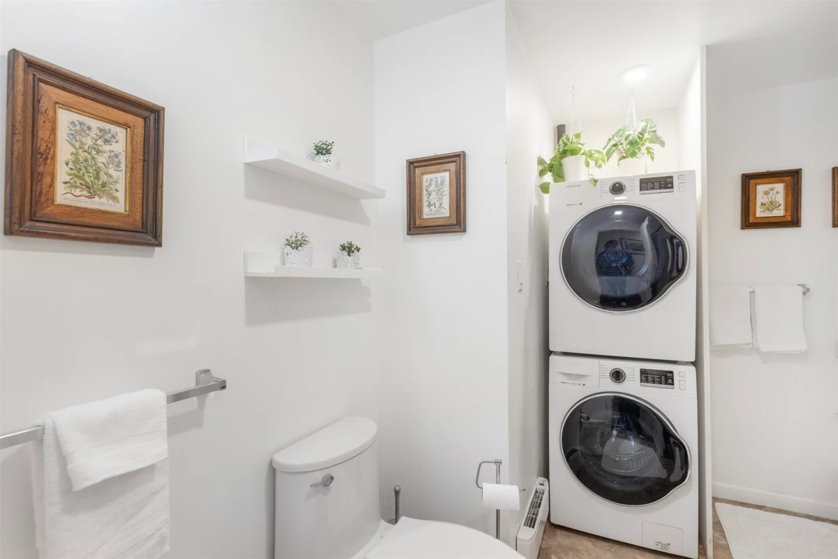 Swimming Pool Photo of 6422 Douglas Street, West Vancouver, BC