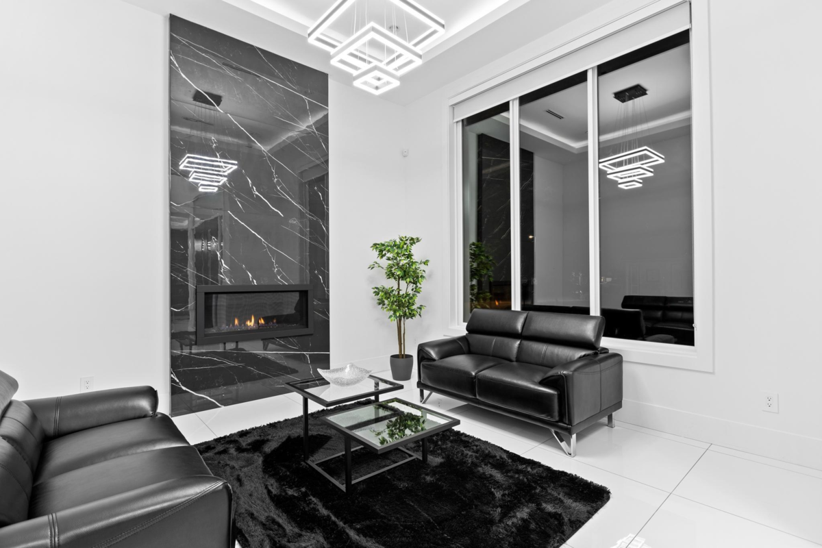 Family Room Photo of 12682 78 Avenue, Surrey, BC