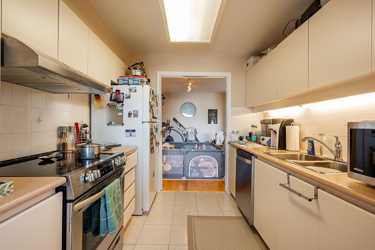 Bedroom 3 Photo of 802 2668 Ash Street, Vancouver, BC