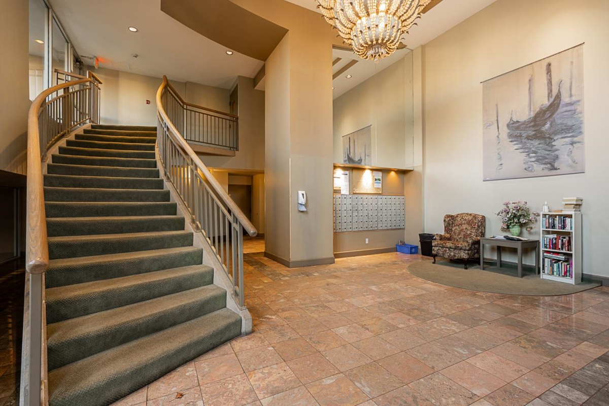 Dining Area Photo of 802 2668 Ash Street, Vancouver, BC