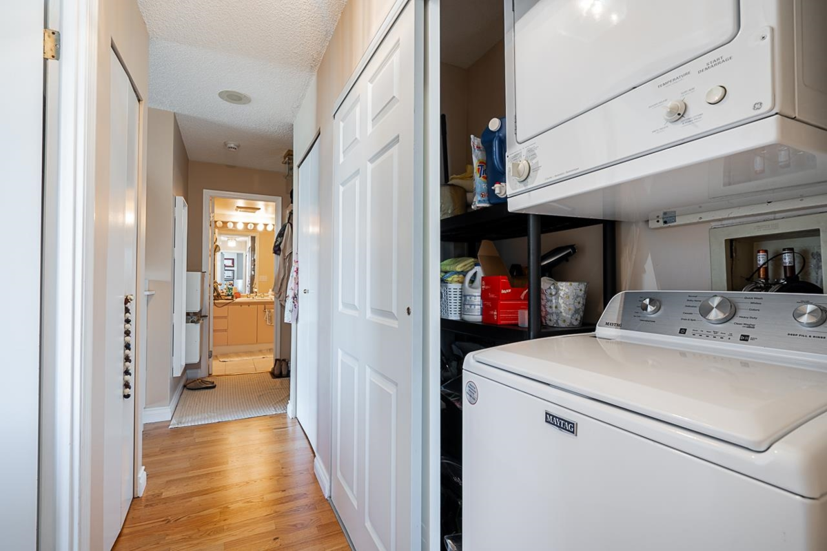 Entry Foyer Photo of 802 2668 Ash Street, Vancouver, BC
