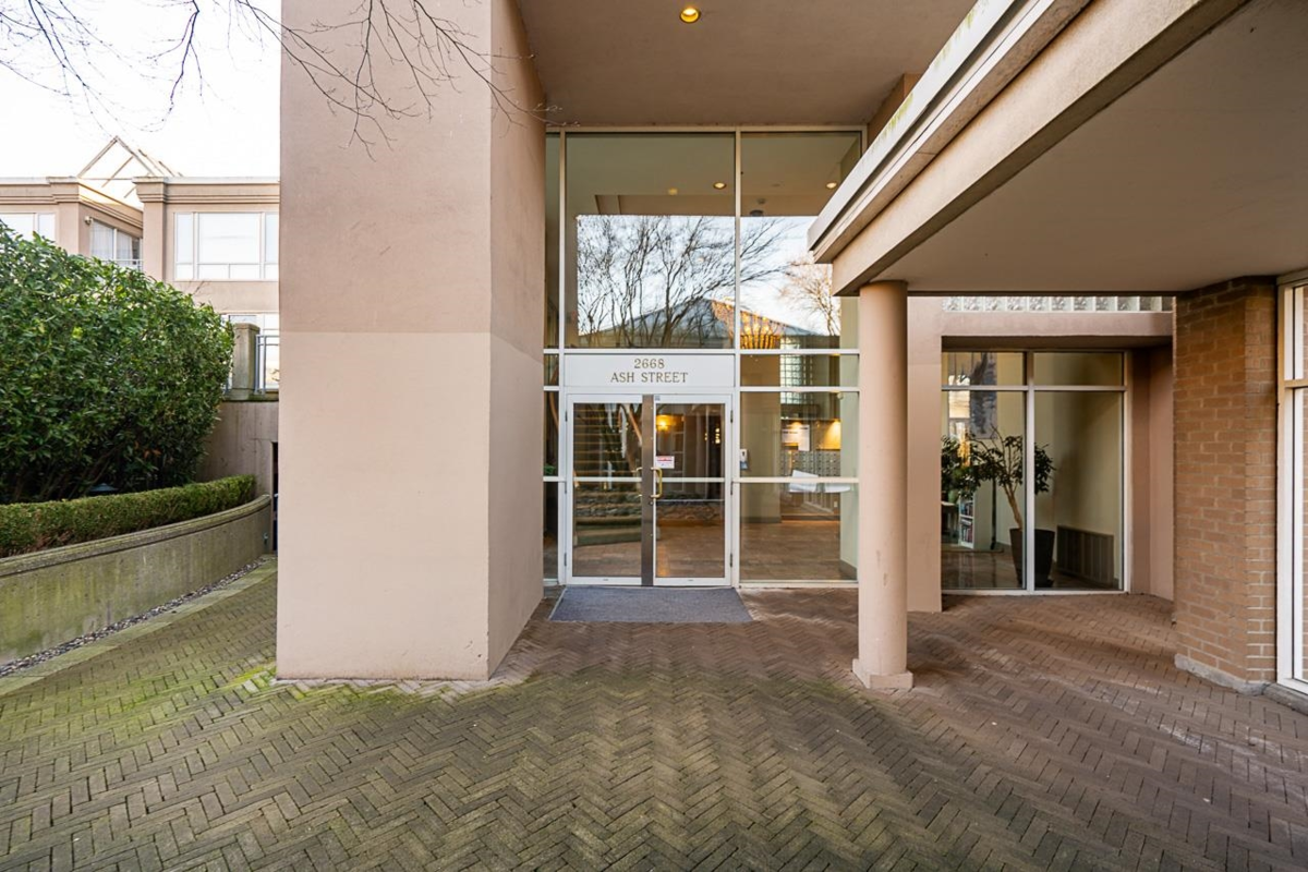 Family Room Photo of 802 2668 Ash Street, Vancouver, BC