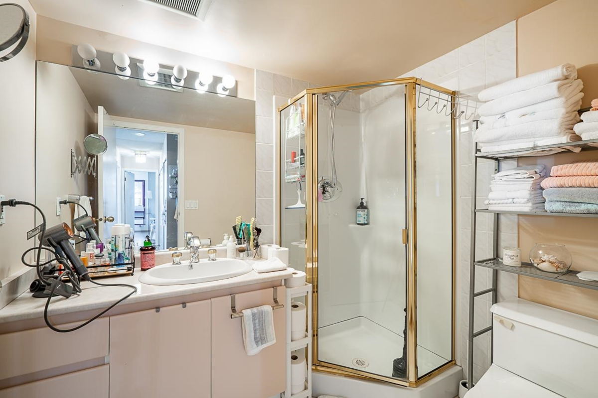 Garage Interior Photo of 802 2668 Ash Street, Vancouver, BC