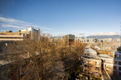 Outdoor Deck Photo of 802 2668 Ash Street, Vancouver, BC