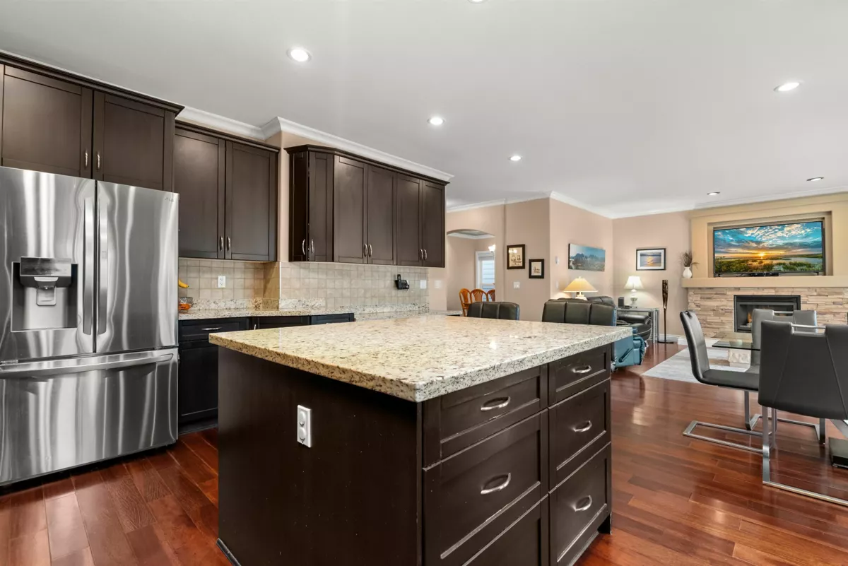 Breakfast Nook Photo of 1336 Marguerite Street, Coquitlam, BC