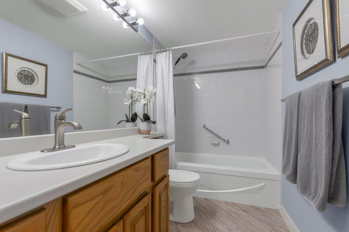 Outdoor Deck Photo of 214 2451 Gladwin Road, Abbotsford, BC