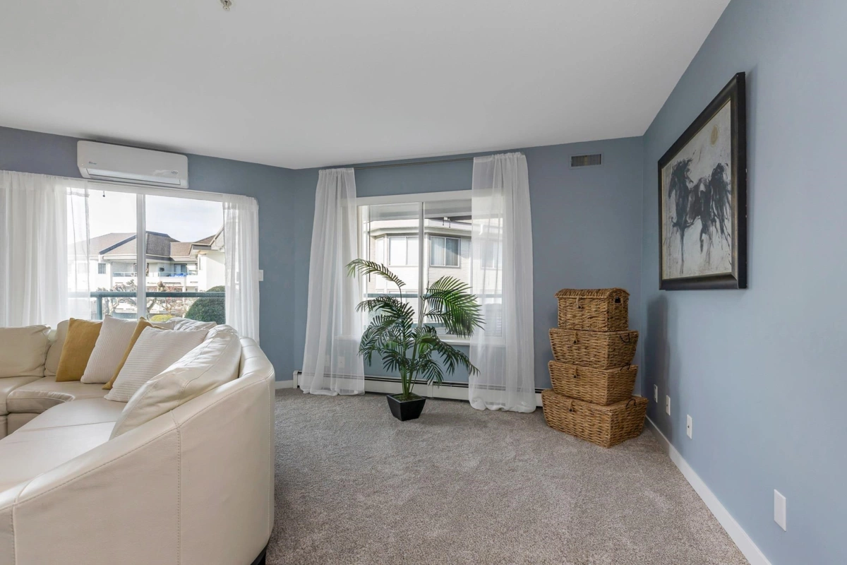 Walk-In Closet Photo of 214 2451 Gladwin Road, Abbotsford, BC