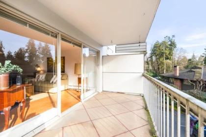 Breakfast Nook Photo of 1226 235 Keith Road, West Vancouver, BC