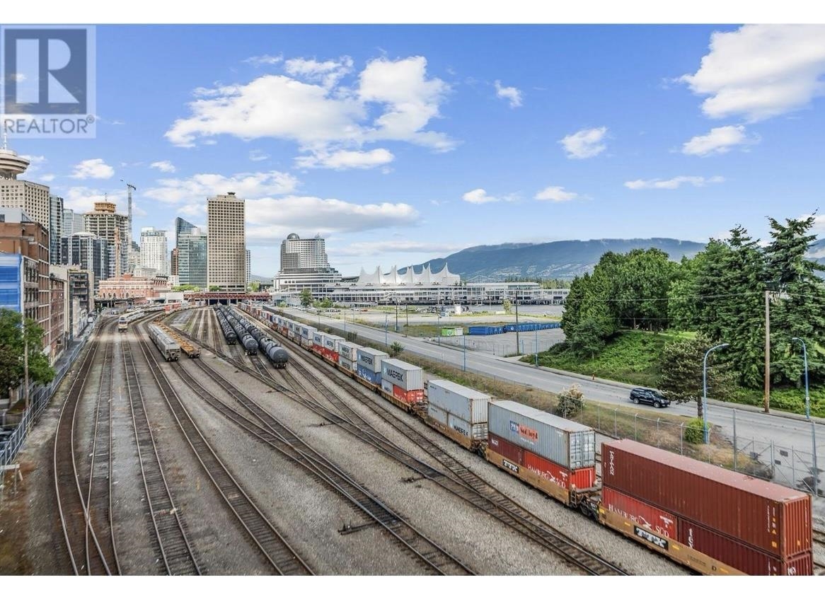 Aerial View of 604 55 Alexander Street, Vancouver, BC