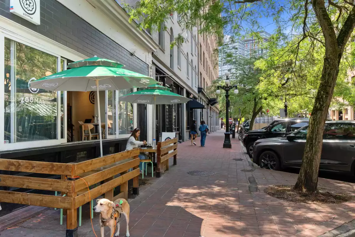 Backyard Photo of 604 55 Alexander Street, Vancouver, BC