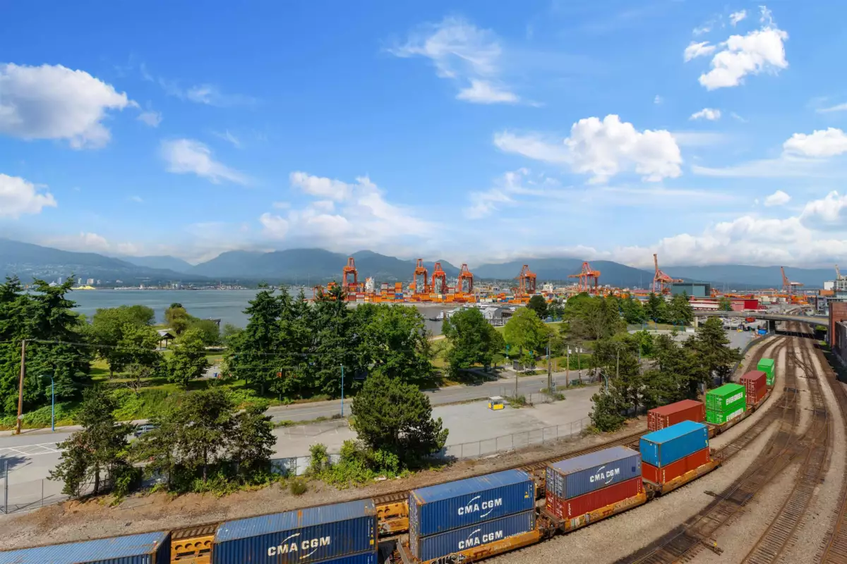 Community Amenities Photo (Clubhouse) of 604 55 Alexander Street, Vancouver, BC