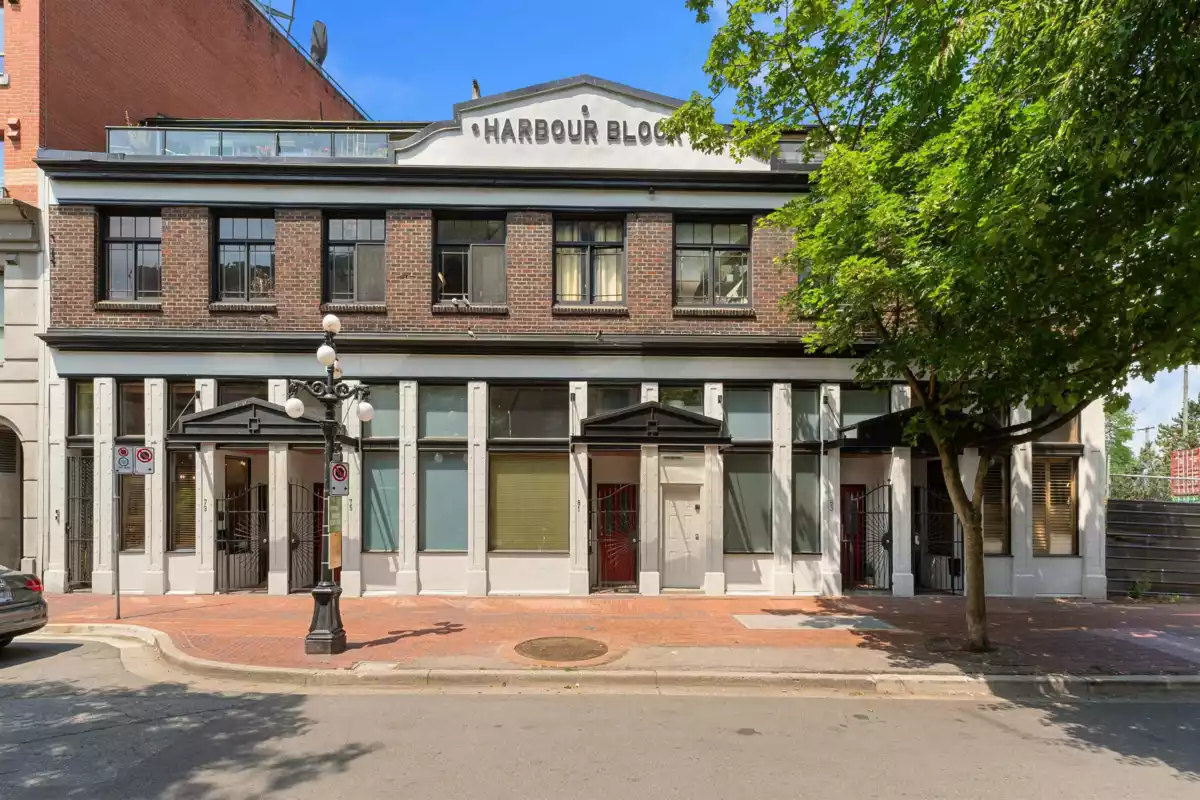 Front Yard Photo of 604 55 Alexander Street, Vancouver, BC