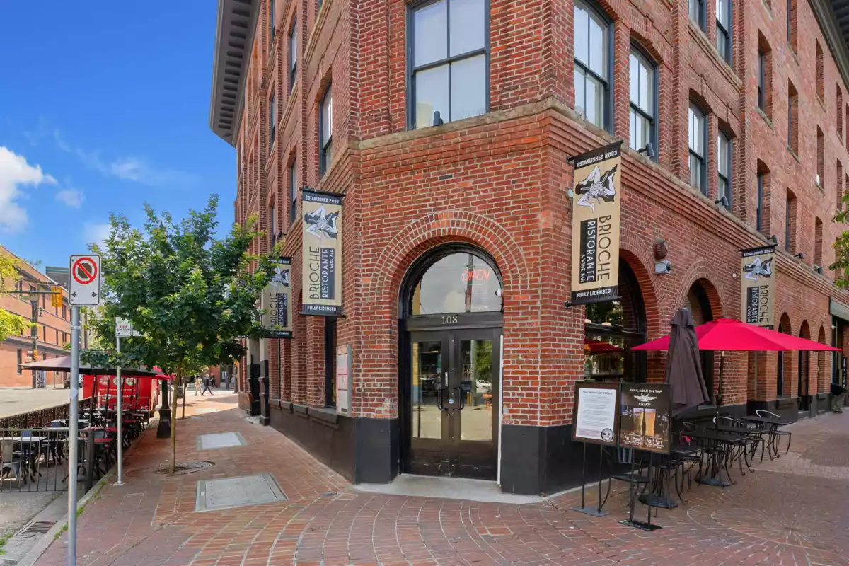 Garden / Landscaping Photo of 604 55 Alexander Street, Vancouver, BC