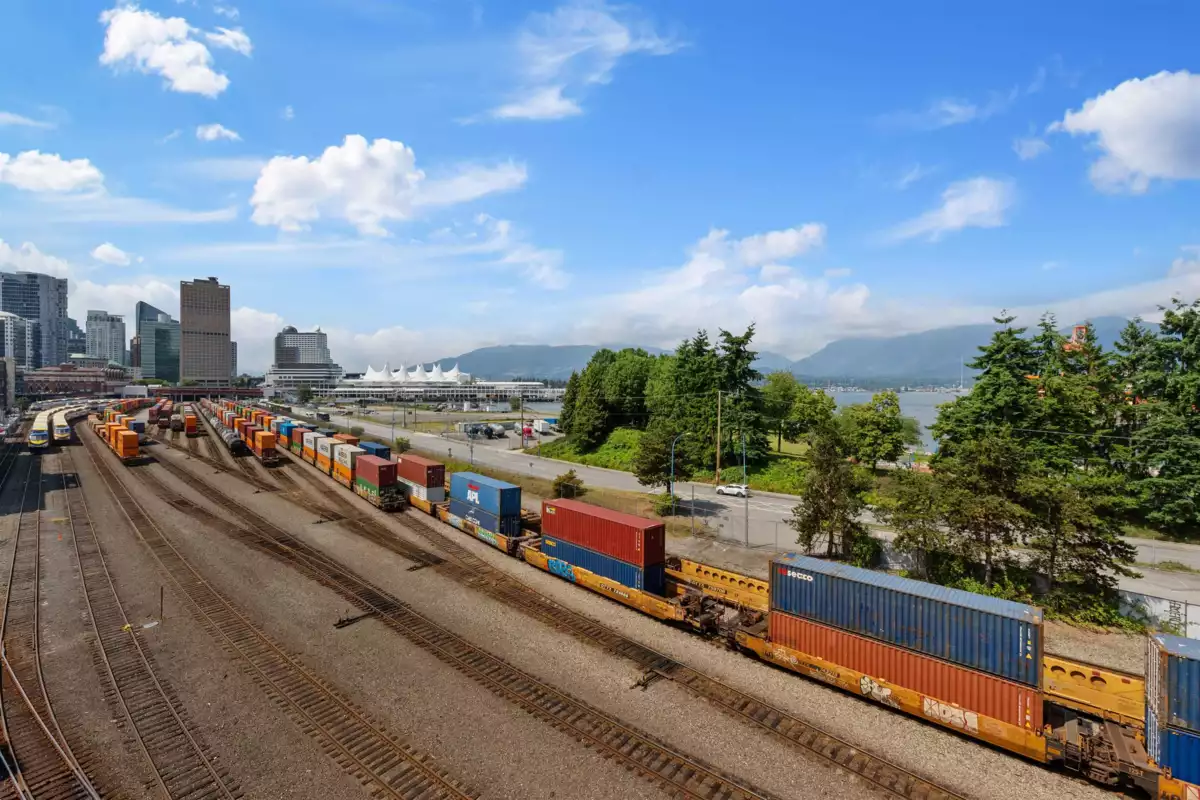 Outdoor Kitchen Photo of 604 55 Alexander Street, Vancouver, BC