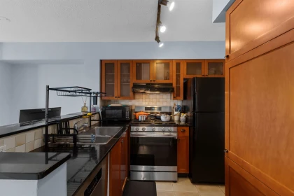 Basement Recreation Room Photo of 604 55 Alexander Street, Vancouver, BC