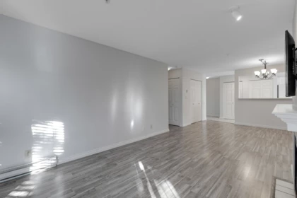319 15268 105 Avenue, Surrey, BC, Surrey — Apartment/Condo for sale