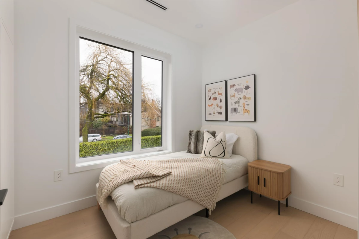 Entry Foyer Photo of 1 421 W 23rd Avenue, Vancouver, BC