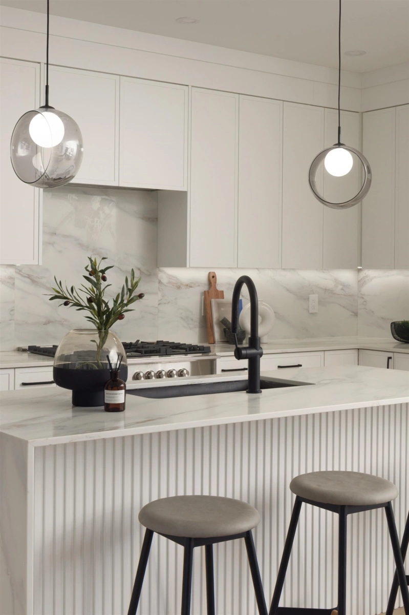 Family Room Photo of 1 421 W 23rd Avenue, Vancouver, BC