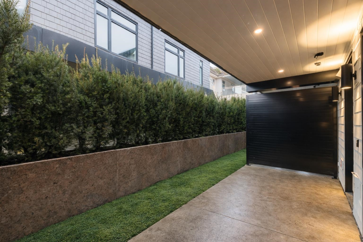 Staircase Photo of 1 421 W 23rd Avenue, Vancouver, BC