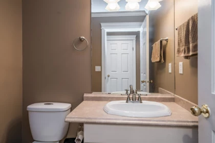 Basement Recreation Room Photo of 14168 85a Avenue, Surrey, BC