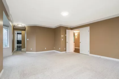 Entry Foyer Photo of 14168 85a Avenue, Surrey, BC