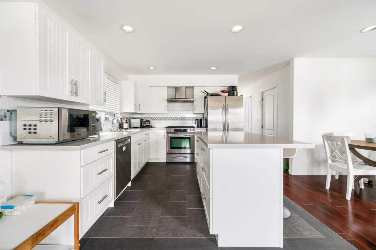 Family Room Photo of 15476 110 Avenue, Surrey, BC