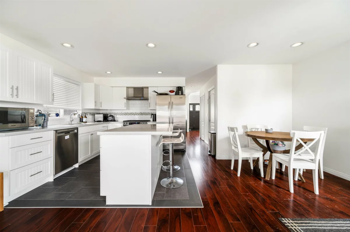 Living Room Photo of 15476 110 Avenue, Surrey, BC