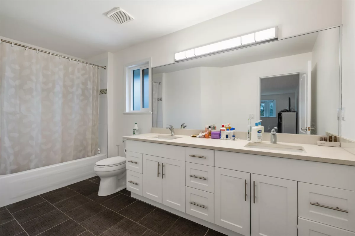 Office / Den Photo of 15476 110 Avenue, Surrey, BC