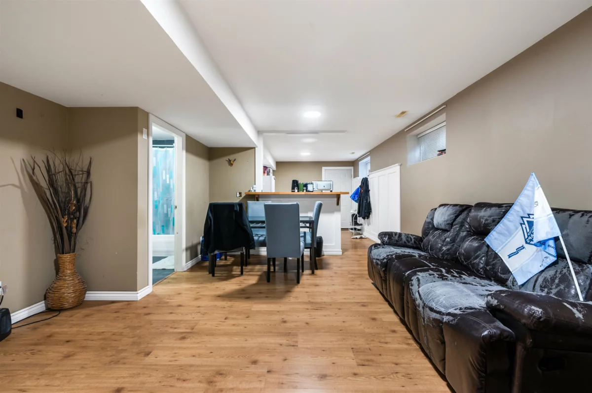 Staircase Photo of 15476 110 Avenue, Surrey, BC