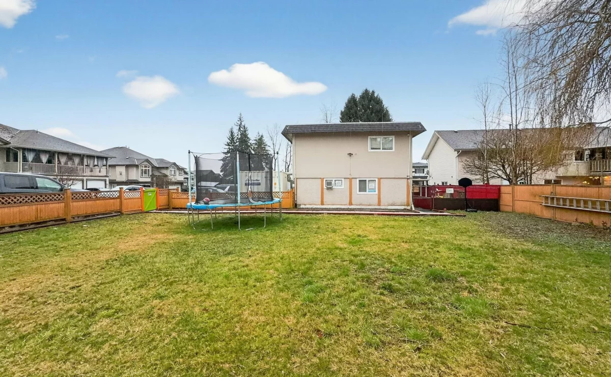 Dining Area Photo of 32891 Bakerview Avenue, Mission, BC