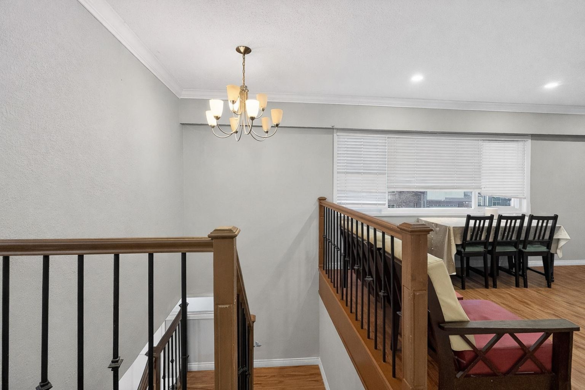 Kitchen Island Photo of 32891 Bakerview Avenue, Mission, BC