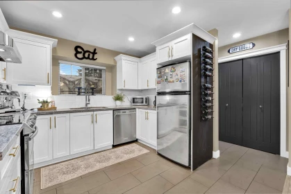 Breakfast Nook Photo of 101 13368 72 Avenue, Surrey, BC