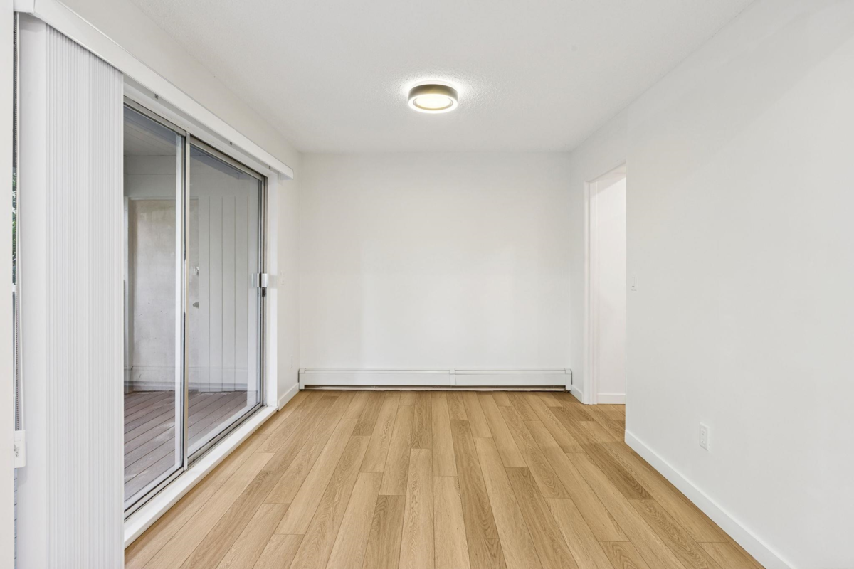 Kitchen Photo of 879 Westview Crescent, North Vancouver, BC