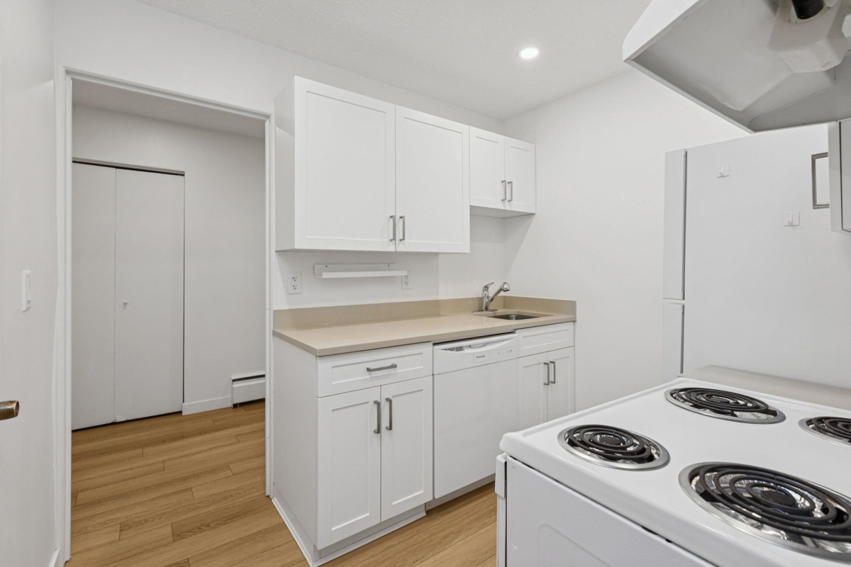 Primary Bathroom Photo of 879 Westview Crescent, North Vancouver, BC