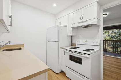 Kitchen Island Photo of 879 Westview Crescent, North Vancouver, BC