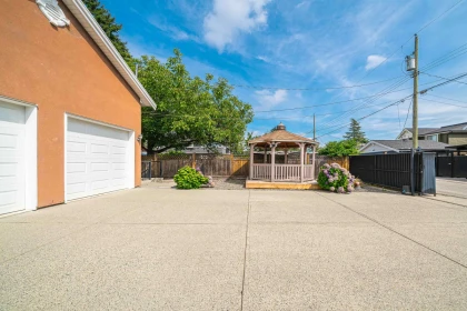 Kitchen Photo of 3968 Spruce Street, Burnaby, BC