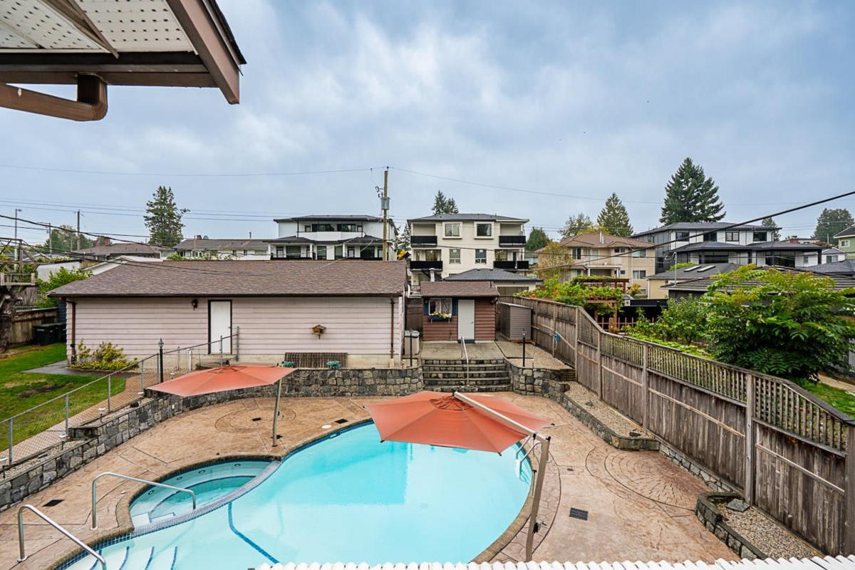 Breakfast Nook Photo of 8074 19th Avenue, Burnaby, BC