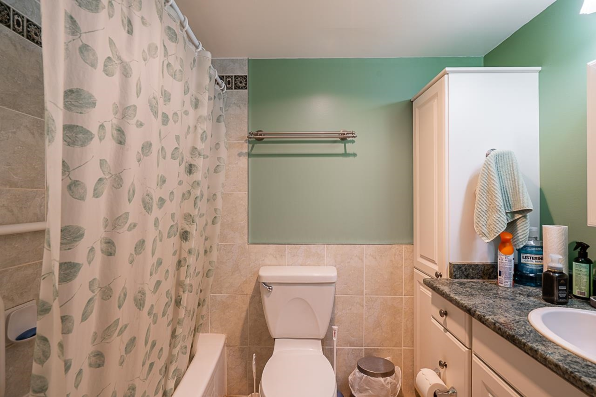 Hallway Photo of 8074 19th Avenue, Burnaby, BC