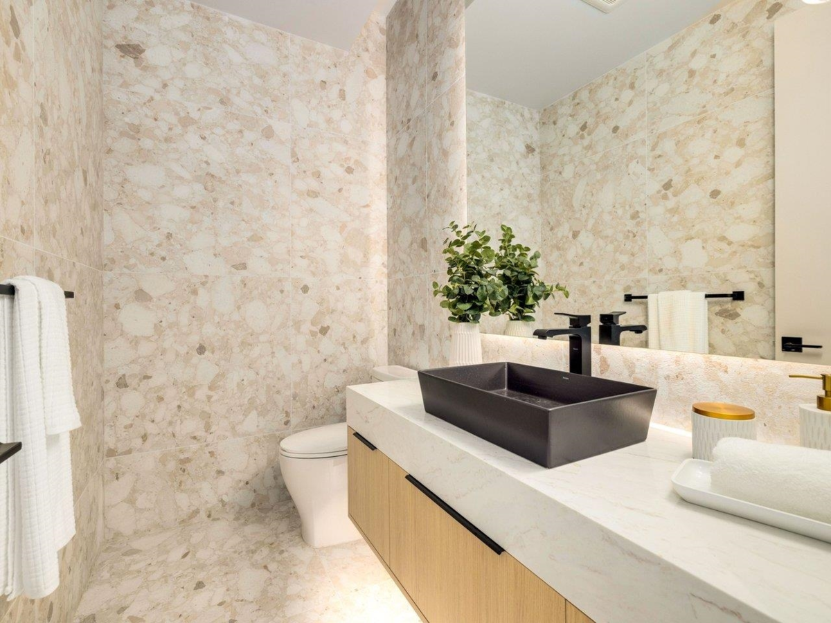 Guest Bathroom Photo of 2589 141 Street, Surrey, BC