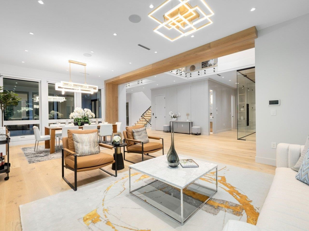 Kitchen Island Photo of 2589 141 Street, Surrey, BC