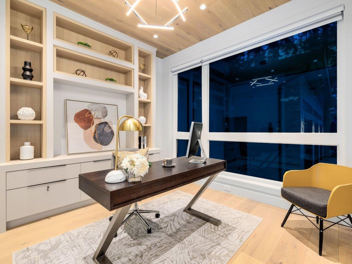 Living Room Photo of 2589 141 Street, Surrey, BC