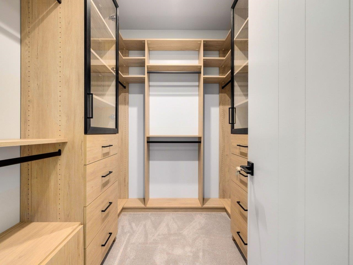 Staircase Photo of 2589 141 Street, Surrey, BC