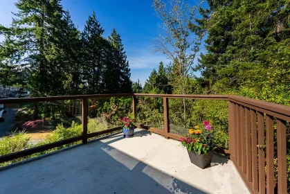 Basement Recreation Room Photo of 5651 Westhaven Road, West Vancouver, BC