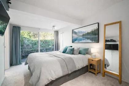 Entry Foyer Photo of 5651 Westhaven Road, West Vancouver, BC