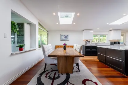 Kitchen Island Photo of 5651 Westhaven Road, West Vancouver, BC